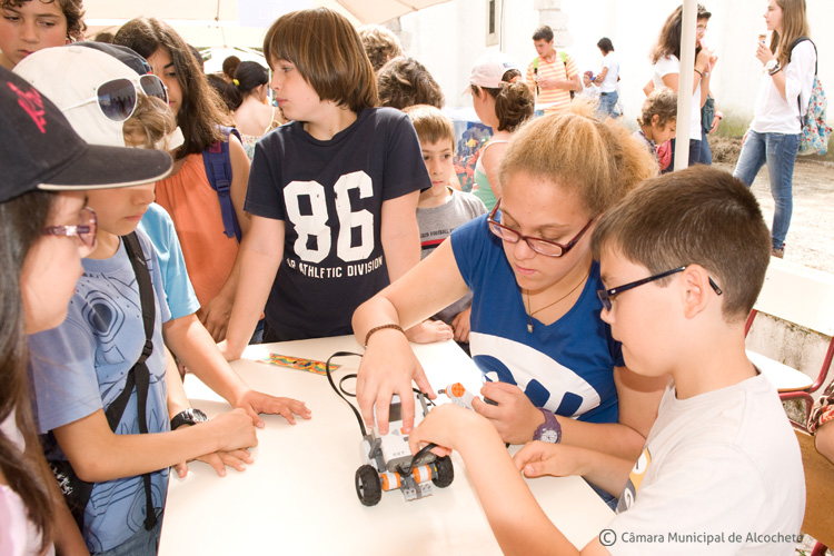 Clube de robótica do agrupamento de escolas representa Alcochete em Bruxelas