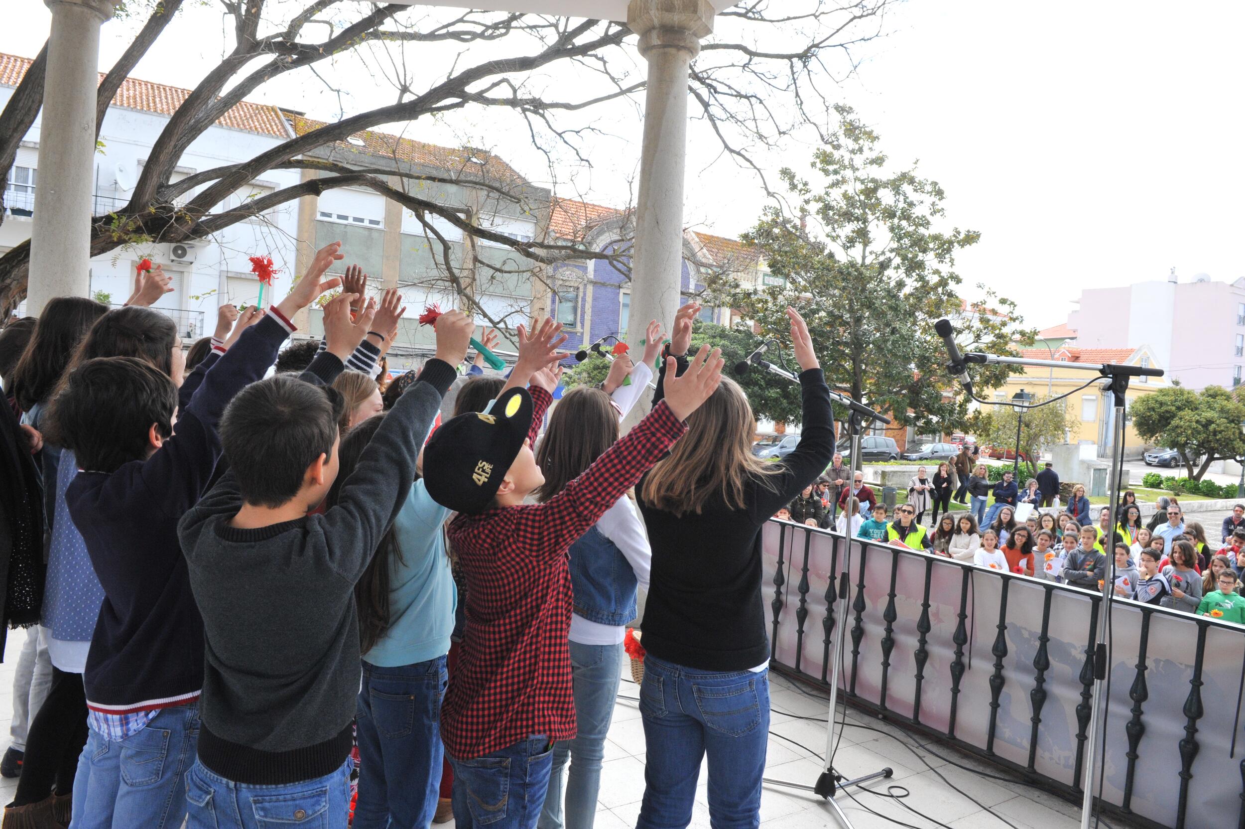 Jovens de Alcochete comemoram valores de Abril em “Na Voz dos Jovens”
