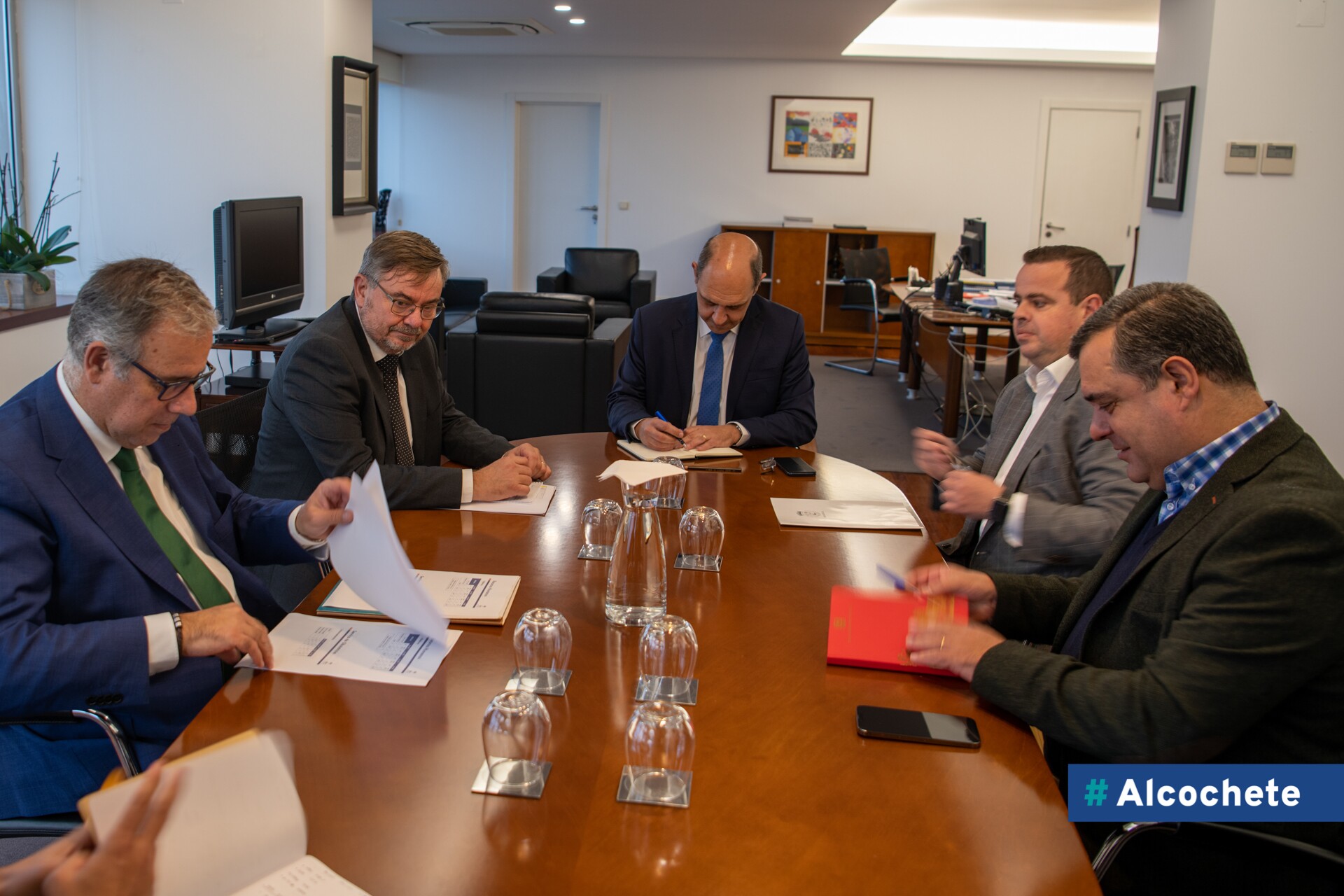 Autarcas de Alcochete, Barreiro, Moita e Montijo reúnem com ministro da Saúde.