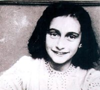Biblioteca de Alcochete vai inaugurar exposição sobre Anne Frank