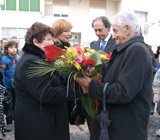 Os autarcas entregaram ramos de flores à viúva e filha de Manuel Gonçalves