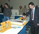 Francisco Correia cortou o bolo alusivo ao 65.º aniversário.