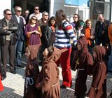 Monges franciscanos desfilaram nas ruas de Alcochete