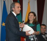 Presidente da Câmara Municipal entregou oferta à atleta olímpica da Albertina Dias.